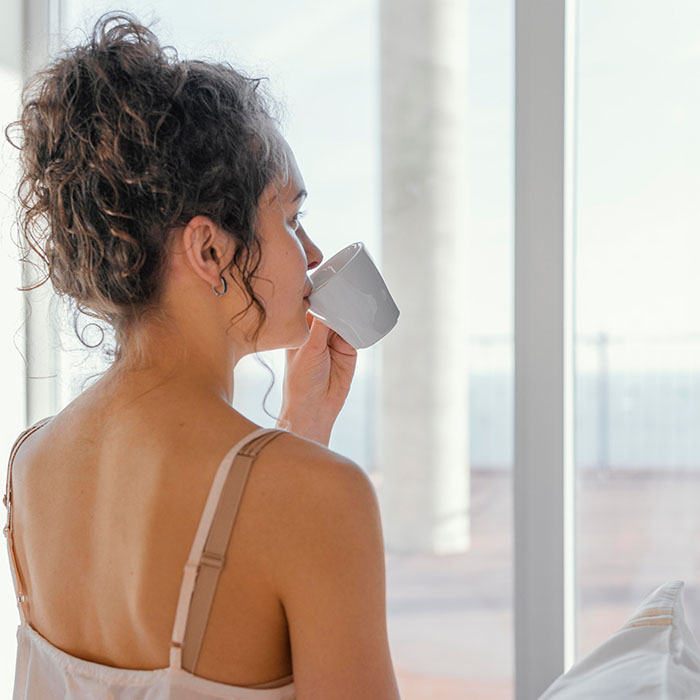 Morning Routines που κάνουν τη μέρα πιο εύκολη (και πιο “ανάλαφρη”)